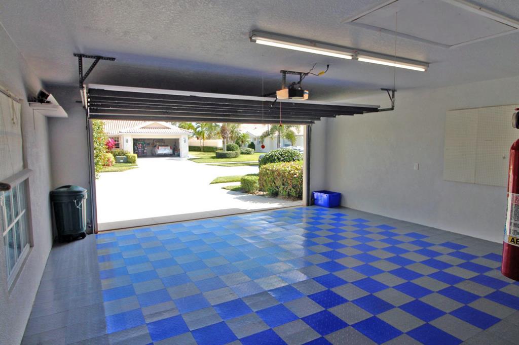 DOUBLE TREE,Lost Lake - Residential