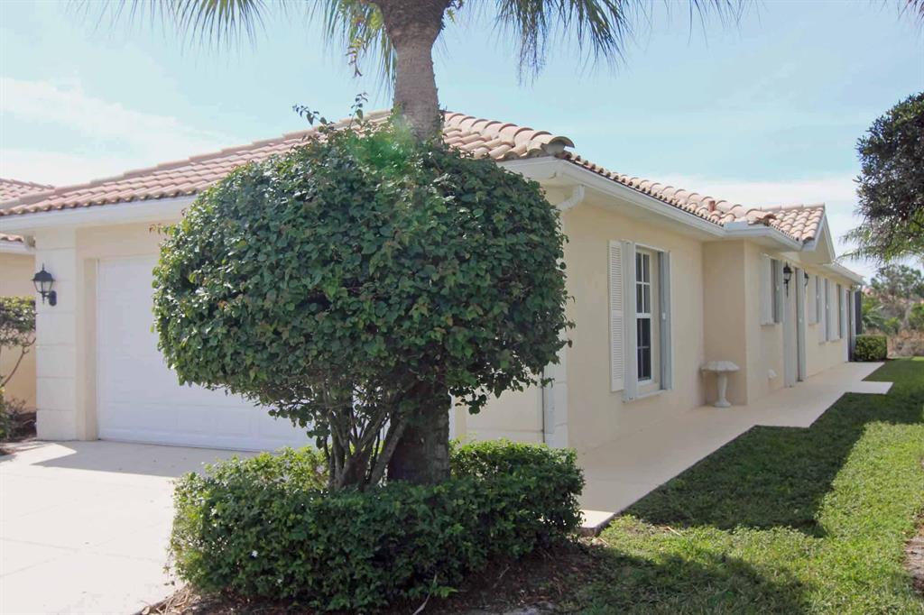 DOUBLE TREE,Lost Lake - Residential