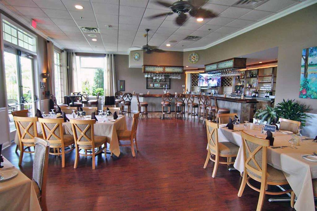 DOUBLE TREE,Lost Lake - Residential