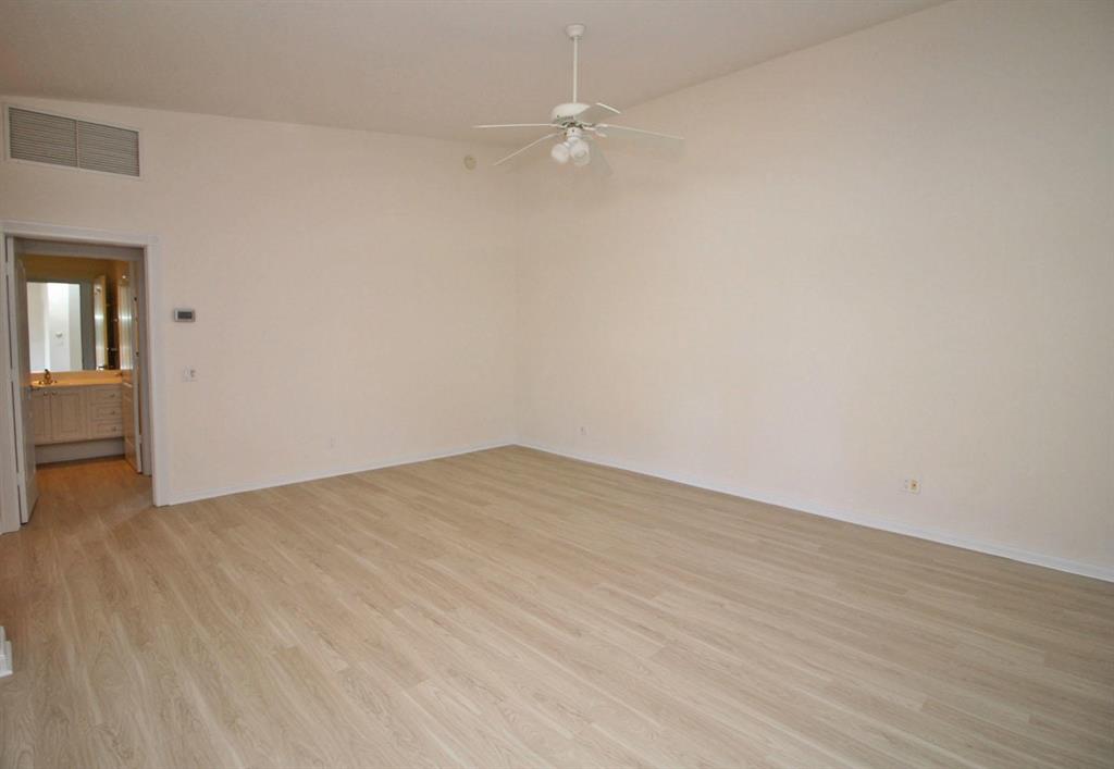 DOUBLE TREE,Lost Lake - Residential