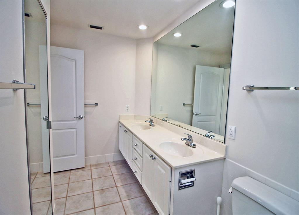 DOUBLE TREE,Lost Lake - Residential