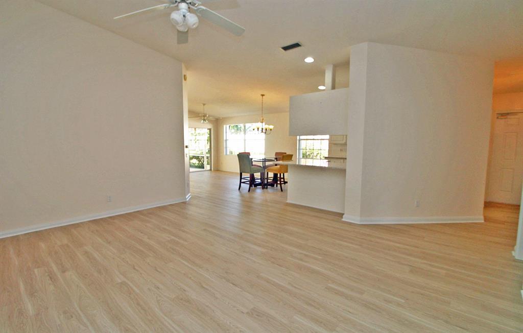 DOUBLE TREE,Lost Lake - Residential