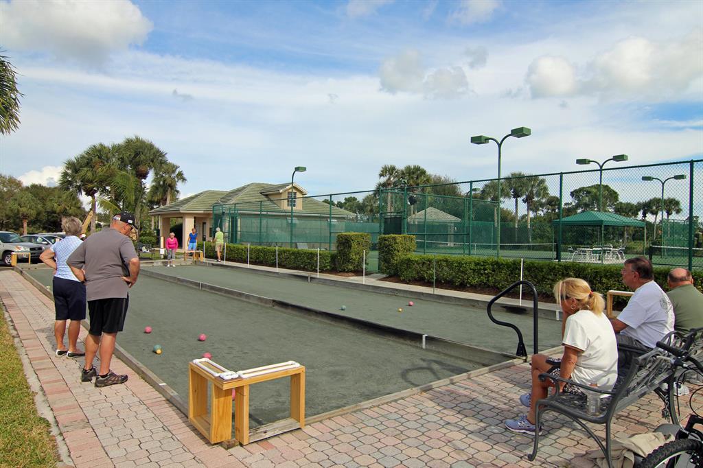 DOUBLE TREE,Lost Lake - Residential