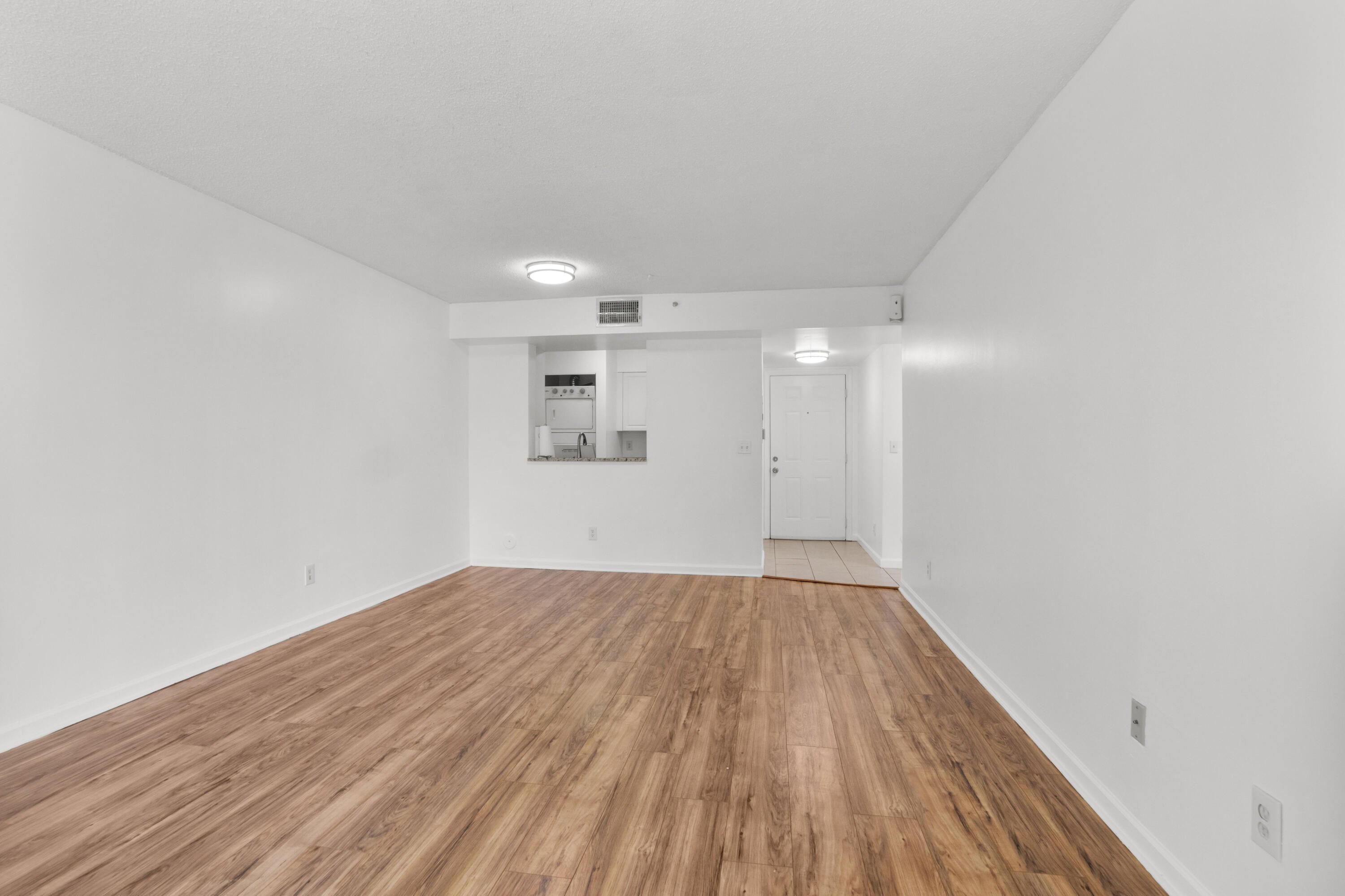View photos, virtual tours, details... 1341 SE 3RD Avenue 112