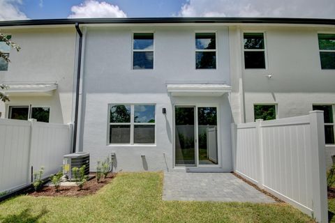 A home in Mangonia Park