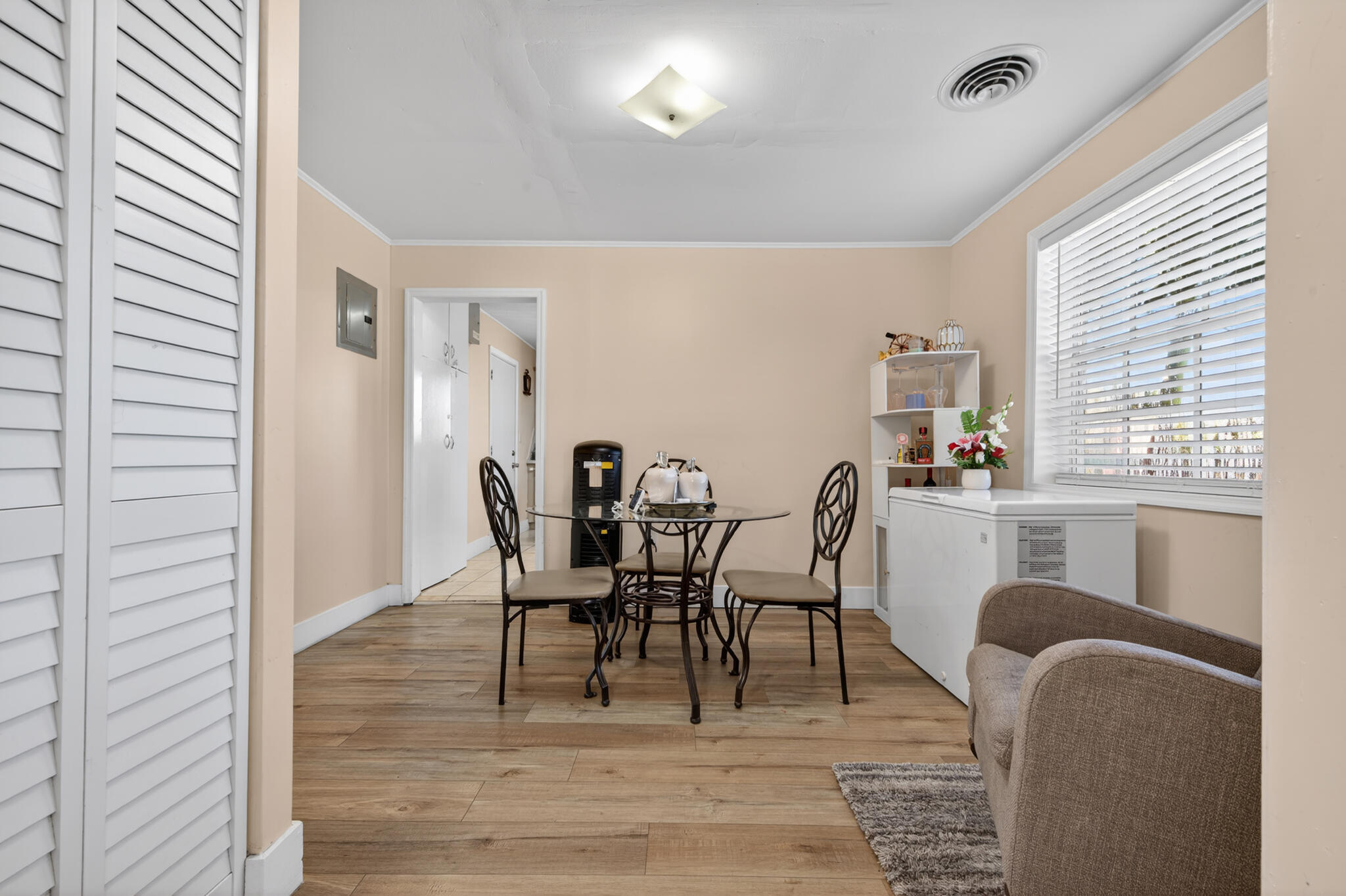 S/D OF LOT 17, 31-43-37 AMND PL IN - Residential