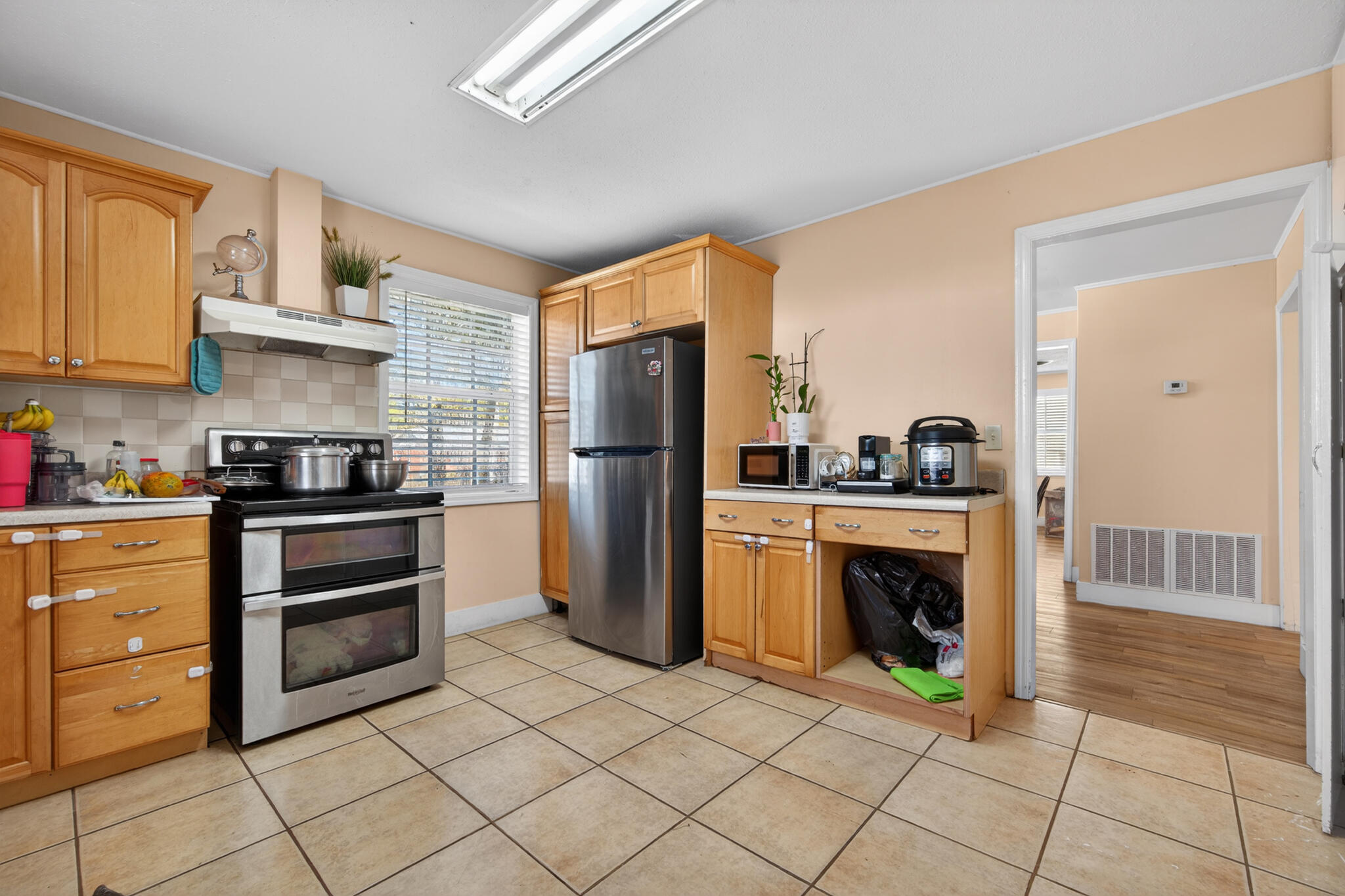 S/D OF LOT 17, 31-43-37 AMND PL IN - Residential