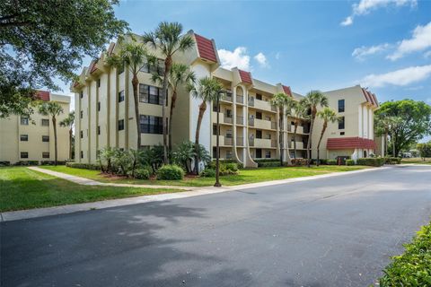 Condominium in Boca Raton FL 23380 Carolwood Ln 24.jpg