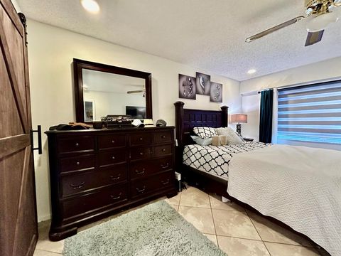 Condominium in Pembroke Pines FL 1401 128th Terrace Ter 16.jpg