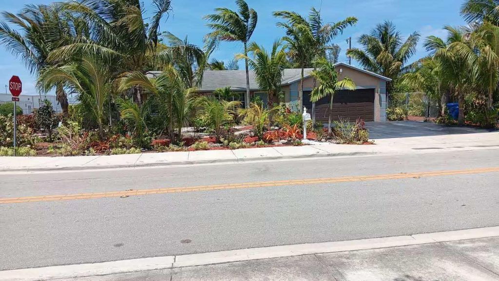 Photo of 2900 Avenue H E, Riviera Beach, FL 33404 (MLS # R11124871)