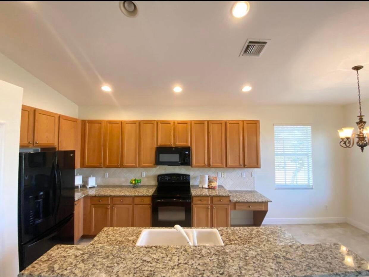 Properties 2097 WINGATE Bend