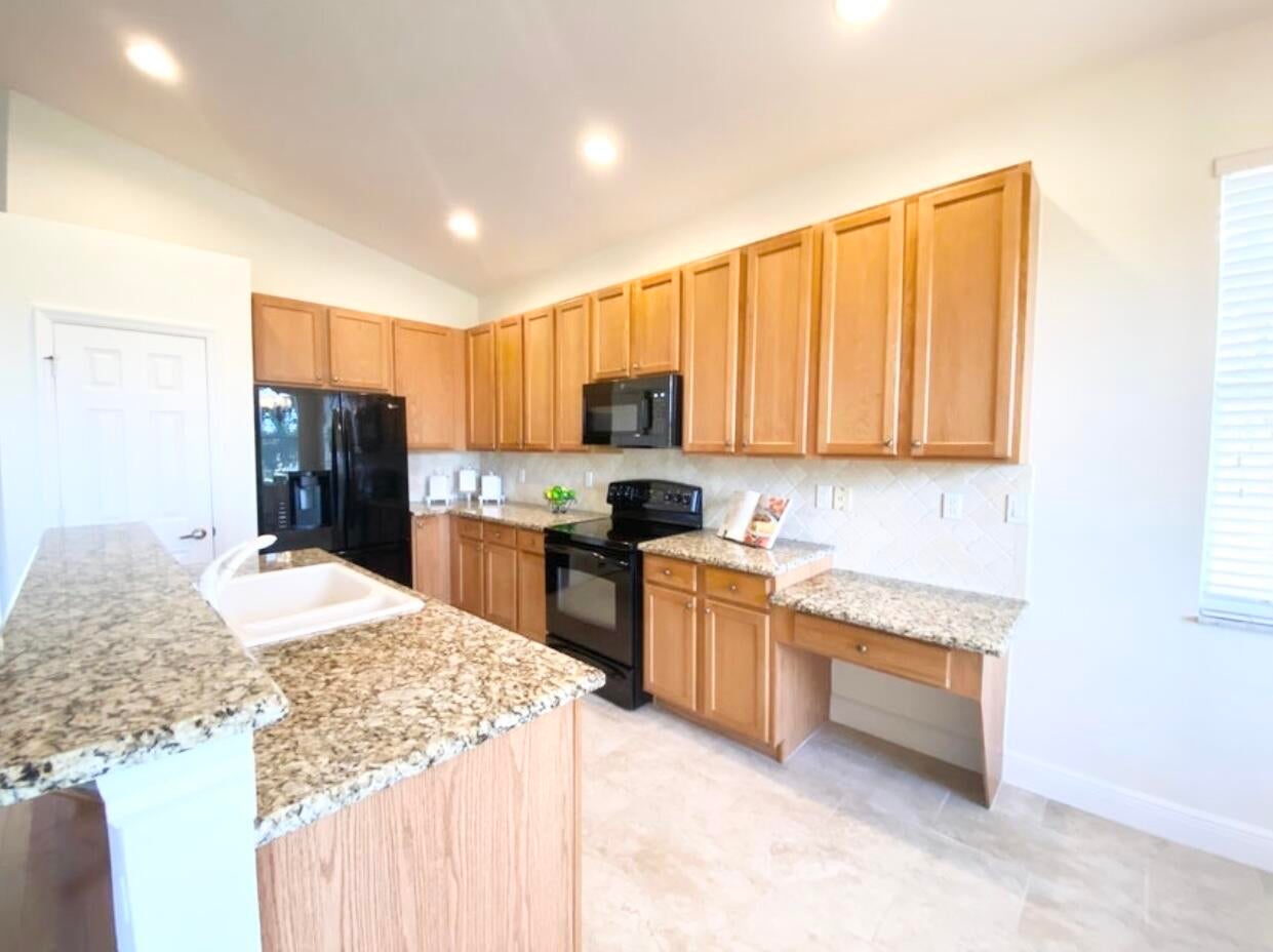 Properties 2097 WINGATE Bend