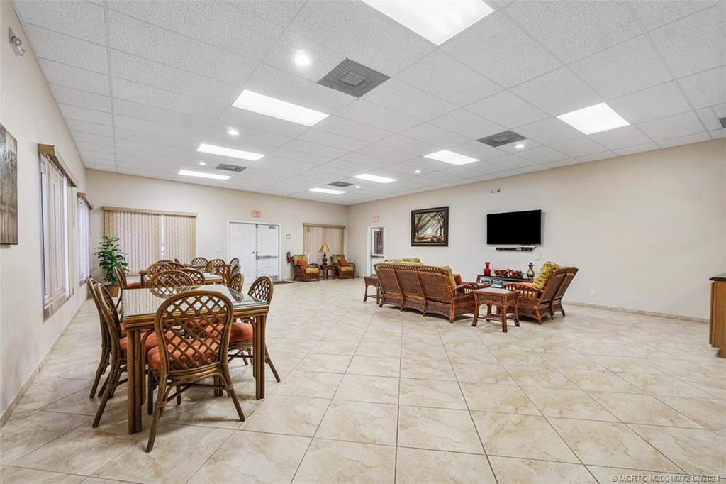 PARADISE HARBOUR CONDO - Residential