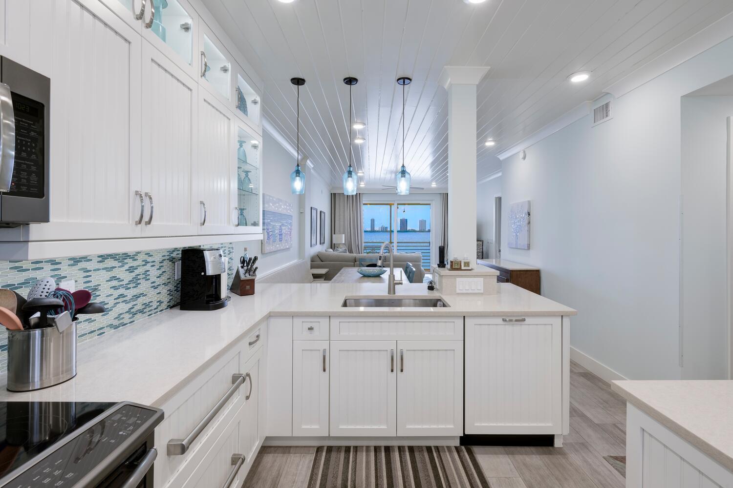 PARADISE HARBOUR CONDO - Residential