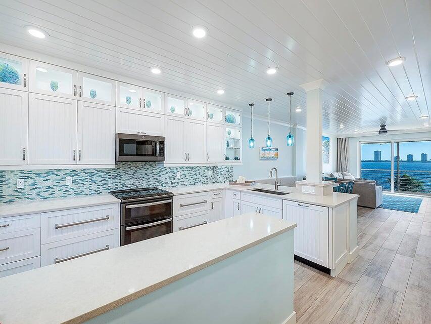 PARADISE HARBOUR CONDO - Residential