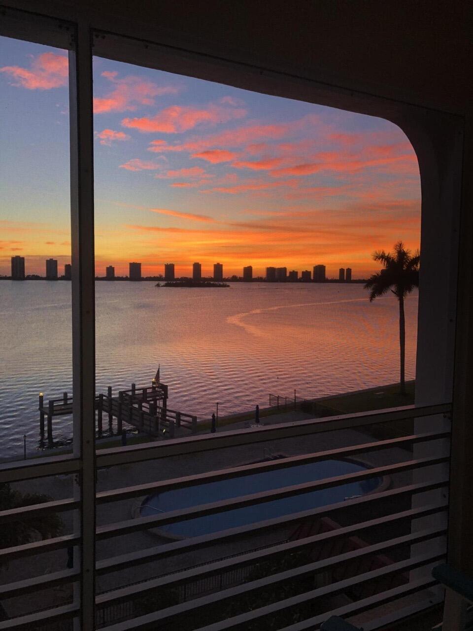 PARADISE HARBOUR CONDO - Residential