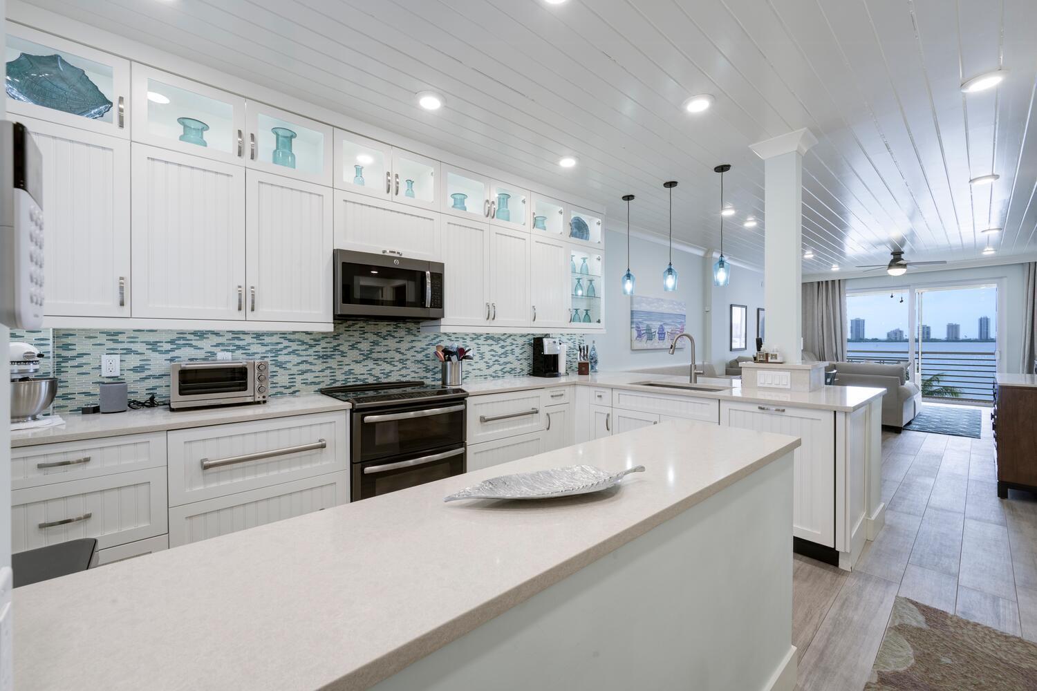 105 Paradise Harbour Boulevard 502