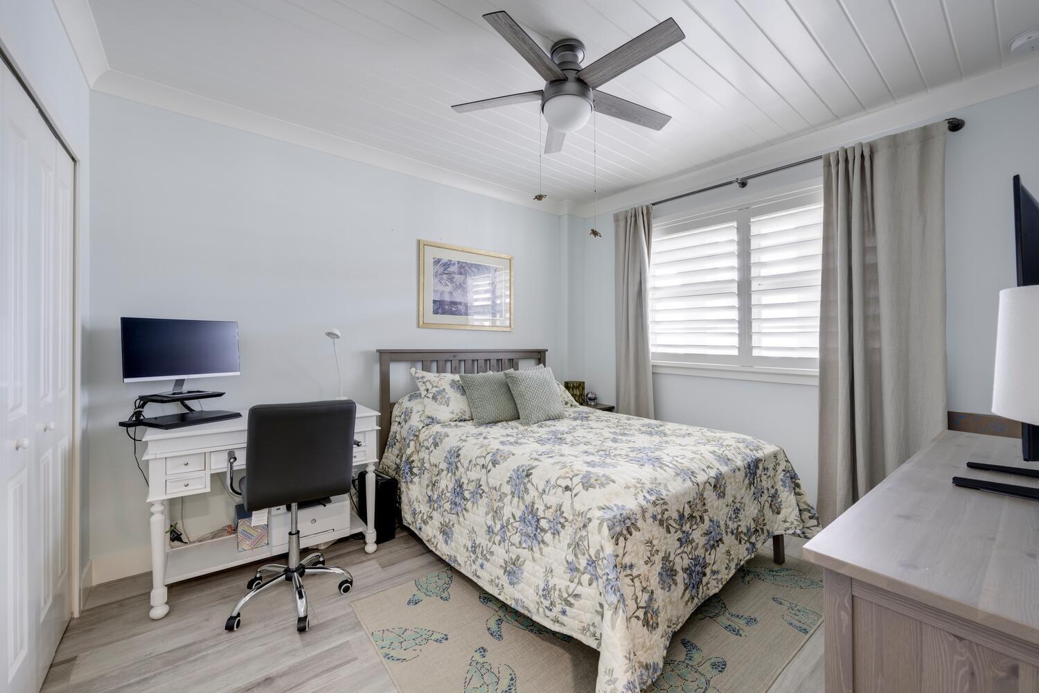 PARADISE HARBOUR CONDO - Residential