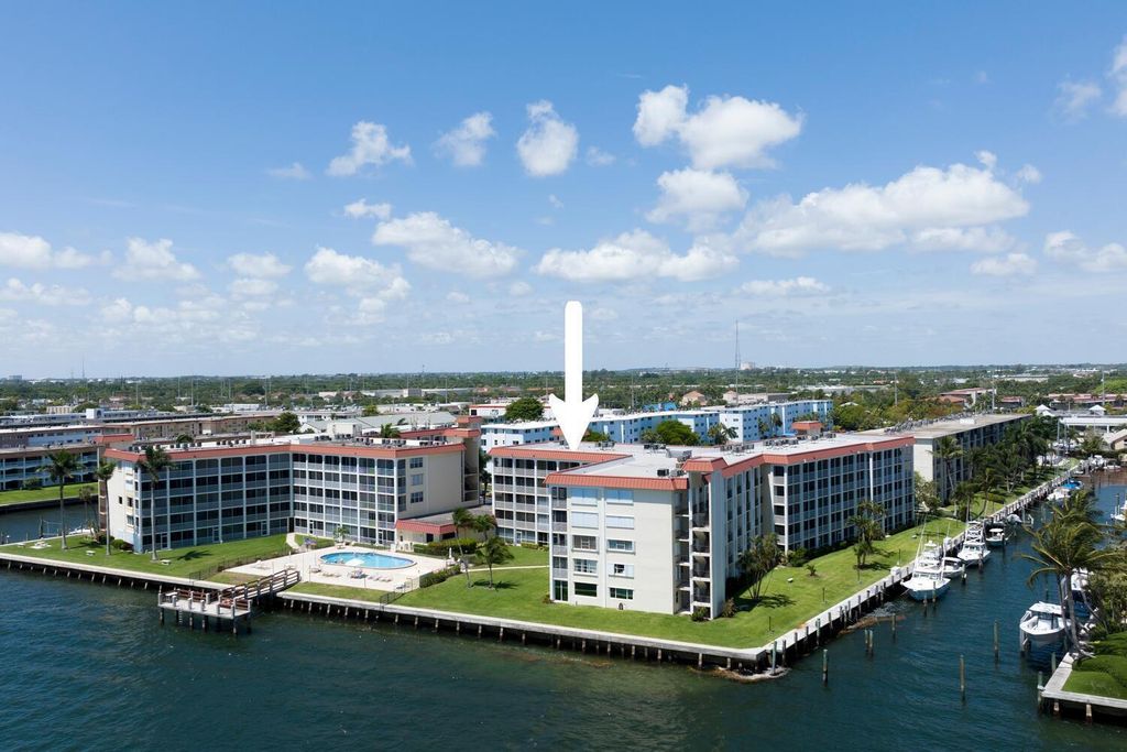 Photo of 105 Paradise Harbour Boulevard #502, North Palm Beach, FL 33408 (MLS # B26014830)