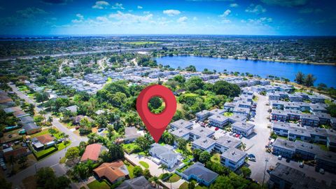 2192 Quail Trail Lake Worth FL 33461