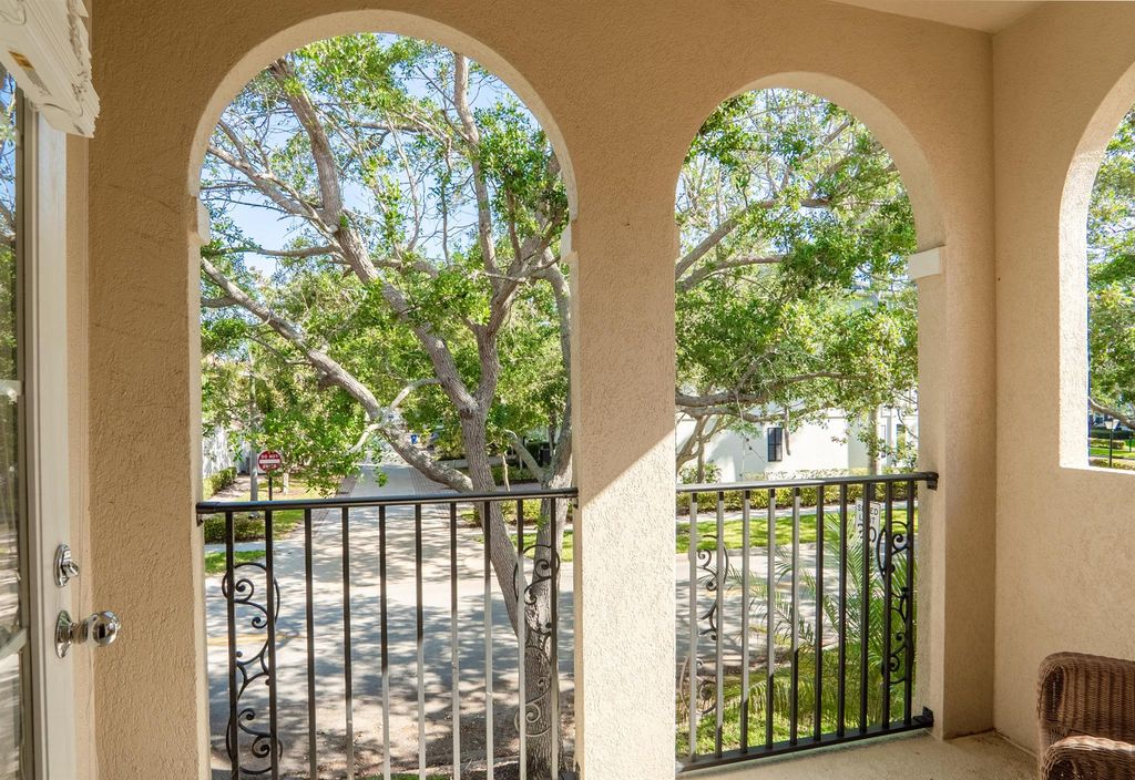 Photo of 186 Soriano Drive, Jupiter, FL 33458 (MLS # R11000396)