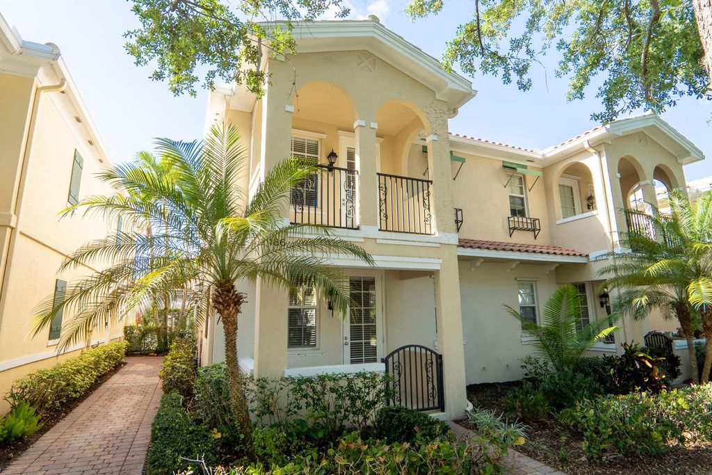 Photo of 186 Soriano Drive, Jupiter, FL 33458 (MLS # R11000396)