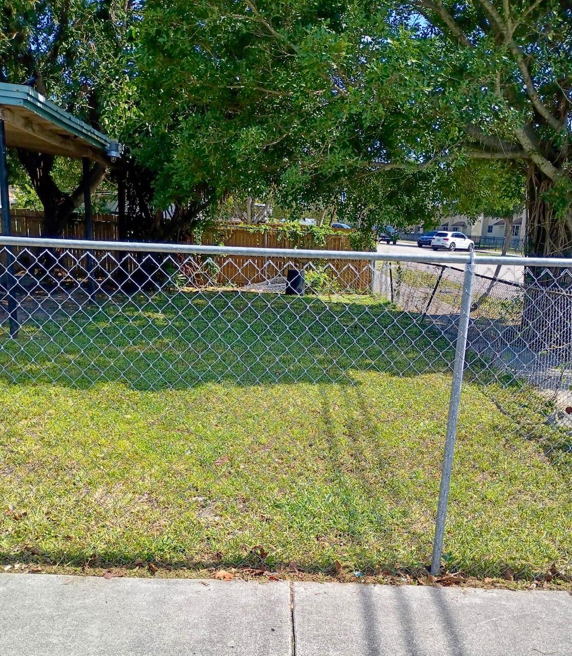 1580 NW 77th Terrace