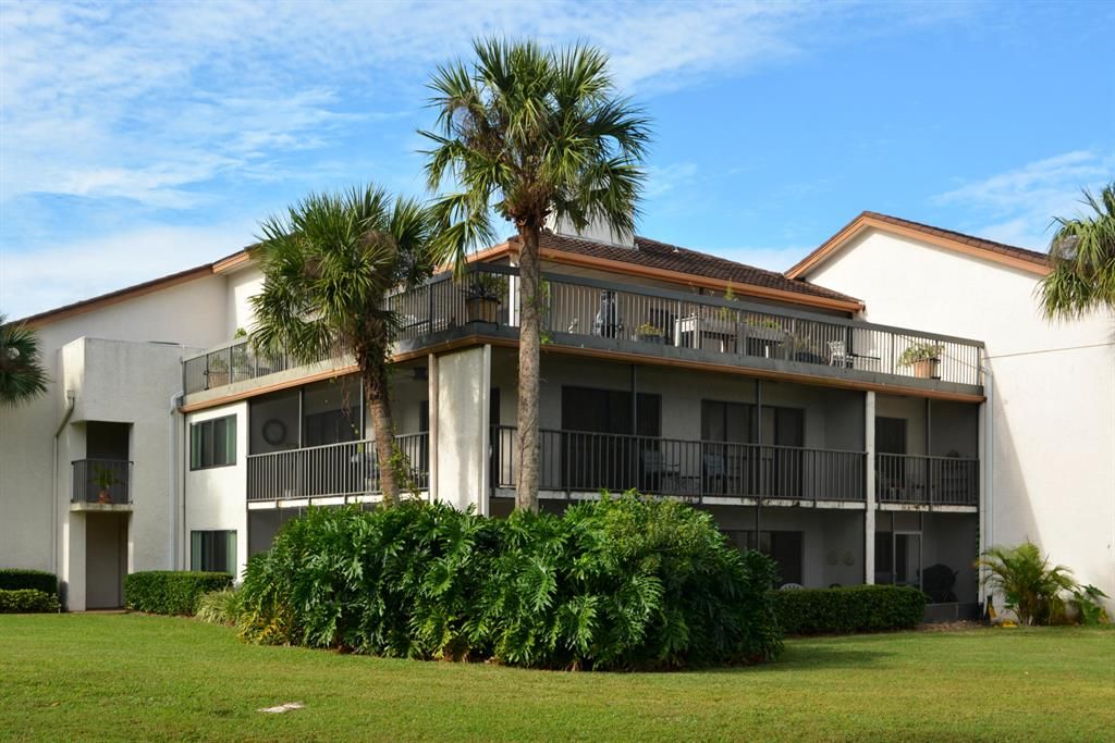 Photo of 3450 Twin Lakes Terrace #104, Fort Pierce, FL 34951 (MLS # R10879081)