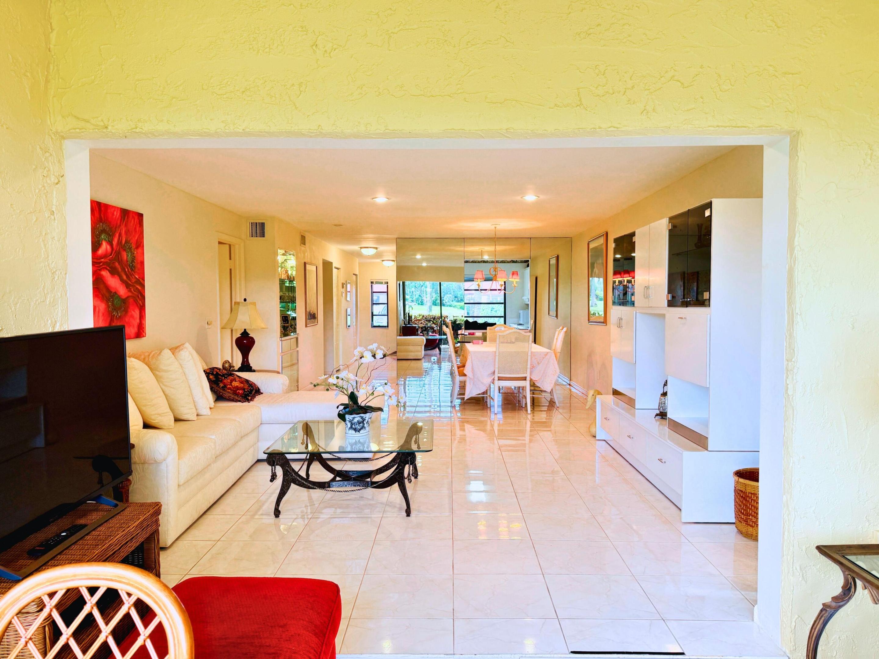 8410 CASA DEL LAGO E