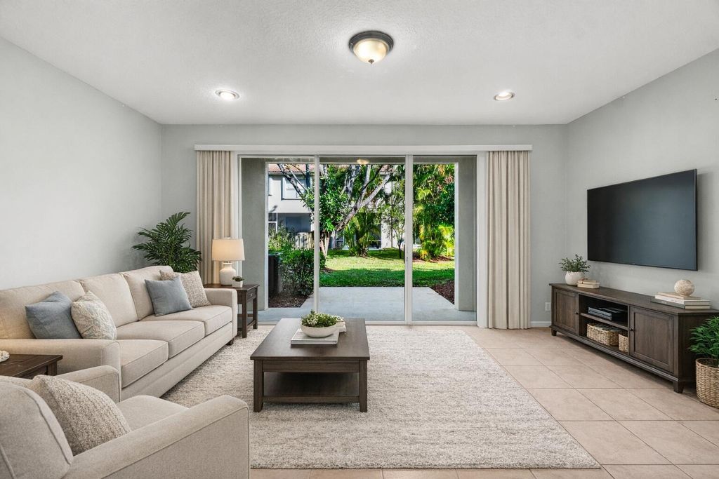 Photo of 9819 Lago Drive, Boynton Beach, FL 33472 (MLS # R11162993)