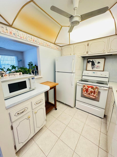 Tiny photo for 2079 Harwood F, Deerfield Beach, FL 33442 (MLS # B26085531)