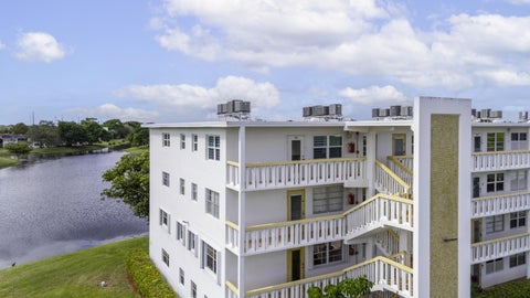 Tiny photo for 2079 Harwood F, Deerfield Beach, FL 33442 (MLS # B26085531)