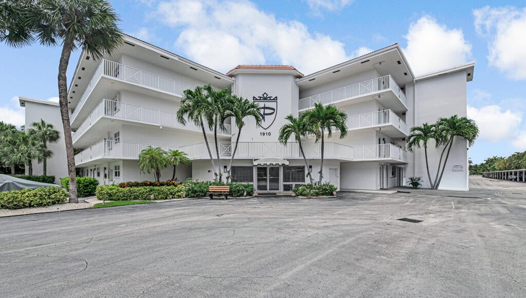 Photo of 1910 S Ocean Boulevard #112, Delray Beach, FL 33483 (MLS # B26050000)