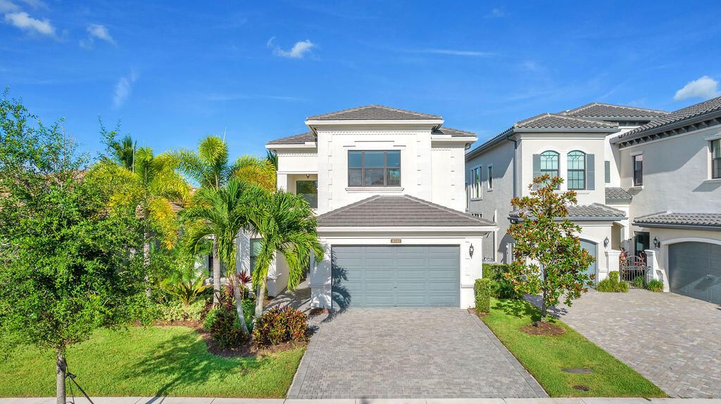 Photo of 16340 Cabernet Drive, Delray Beach, FL 33446 (MLS # R11011549)