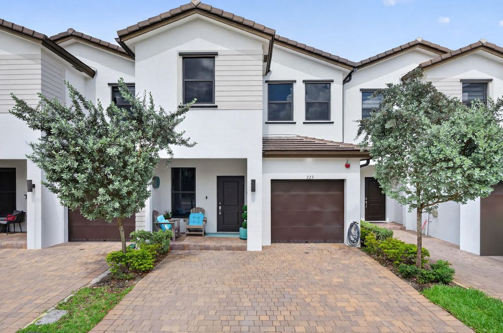 Photo of 223 SW 159th Terrace, Pembroke Pines, FL 33027 (MLS # B26034094)