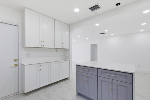 Tiny photo for 401 SE 1st Avenue, Pompano Beach, FL 33060 (MLS # B26050918)