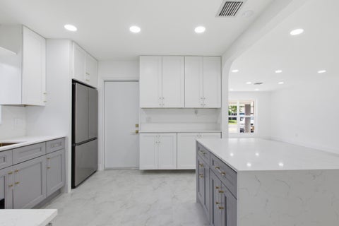 Tiny photo for 401 SE 1st Avenue, Pompano Beach, FL 33060 (MLS # B26050918)