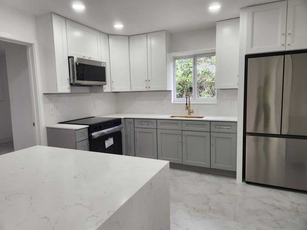 Photo of 401 SE 1st Avenue, Pompano Beach, FL 33060 (MLS # B26050918)