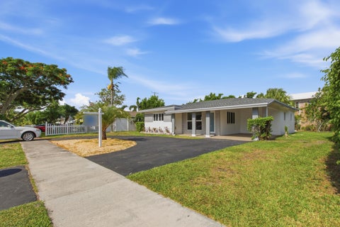 Tiny photo for 401 SE 1st Avenue, Pompano Beach, FL 33060 (MLS # B26050918)