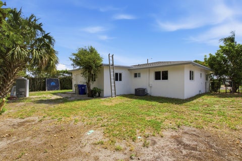 Tiny photo for 401 SE 1st Avenue, Pompano Beach, FL 33060 (MLS # B26050918)