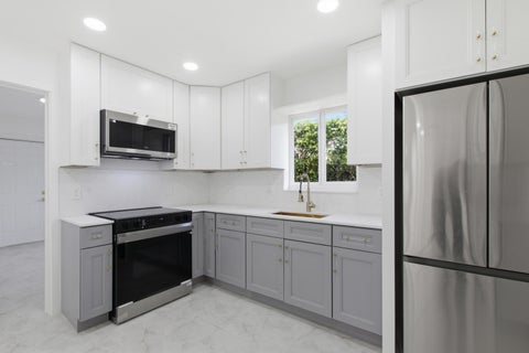 Tiny photo for 401 SE 1st Avenue, Pompano Beach, FL 33060 (MLS # B26050918)