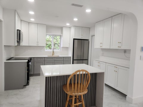 Tiny photo for 401 SE 1st Avenue, Pompano Beach, FL 33060 (MLS # B26050918)