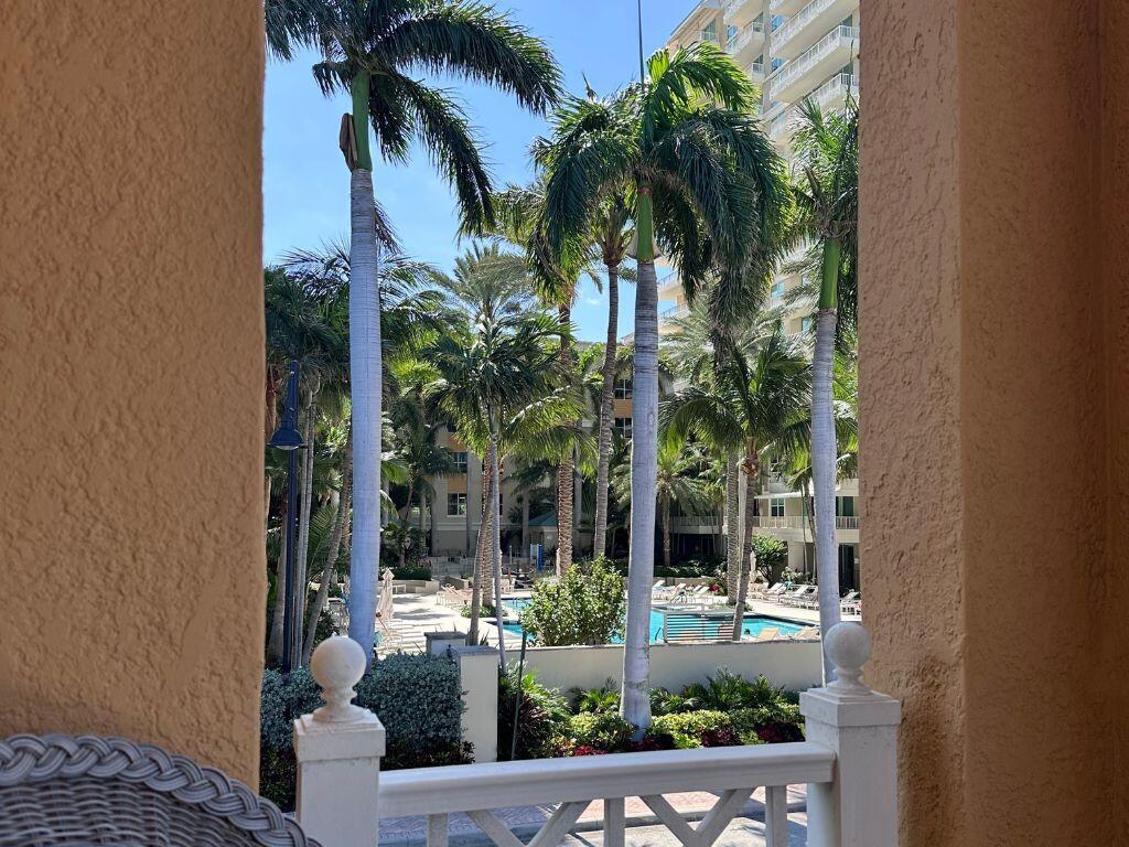 635 Casa Loma Boulevard