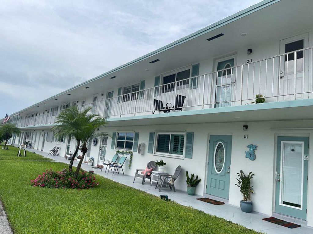 Photo of 1117 Lake Terrace #F-210, Boynton Beach, FL 33426 (MLS # R11163468)