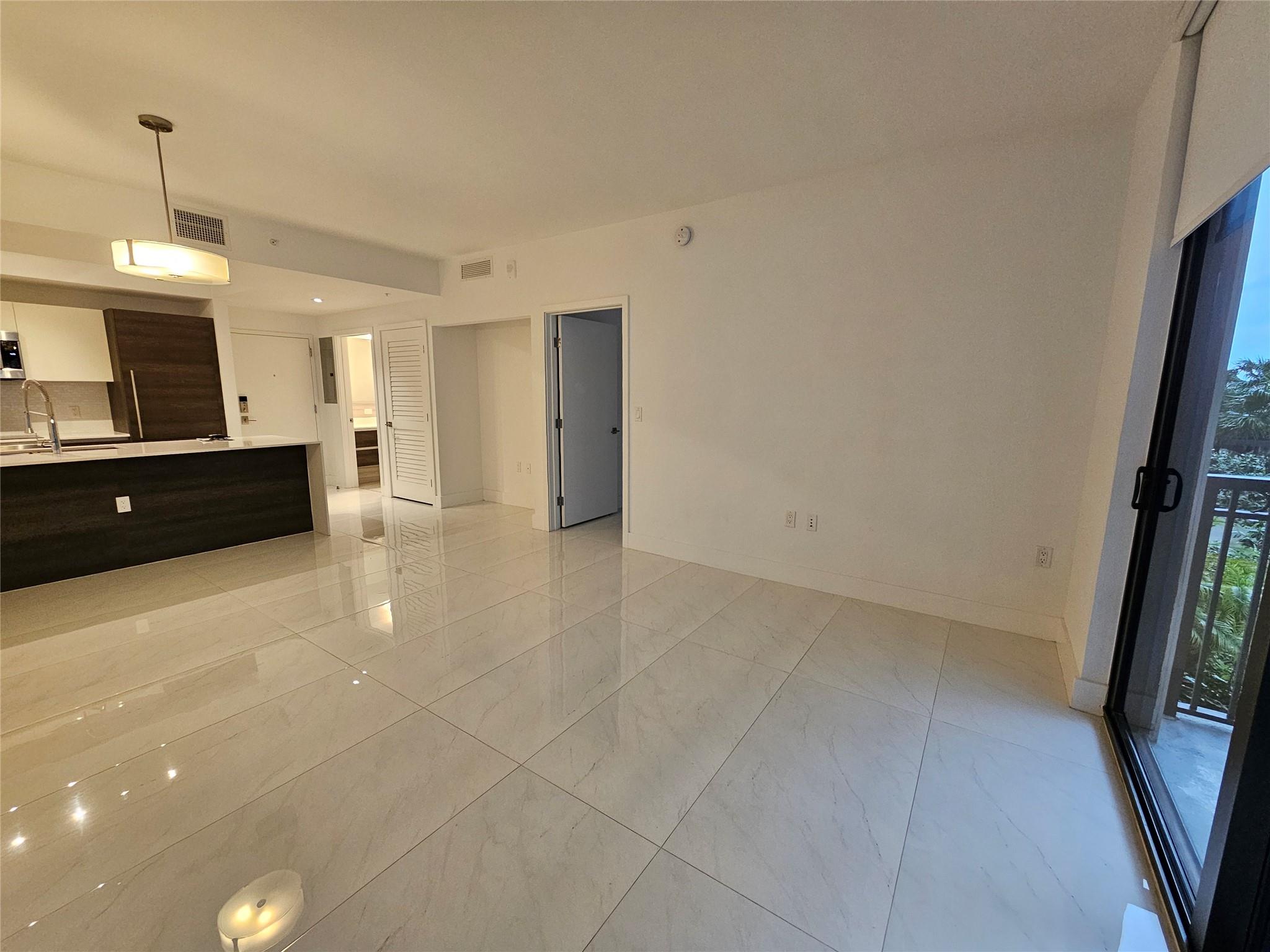 301 Altara Ave 522