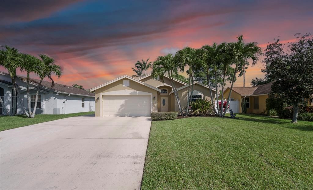 Photo of 6479 Robinson Street, Jupiter, FL 33458 (MLS # R10702333)