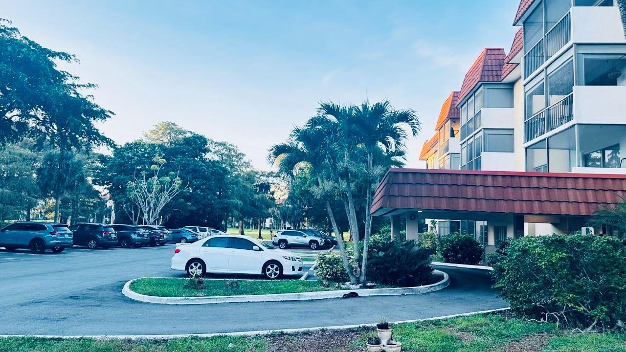 The Manors Of Inverrary I - Residential Lease