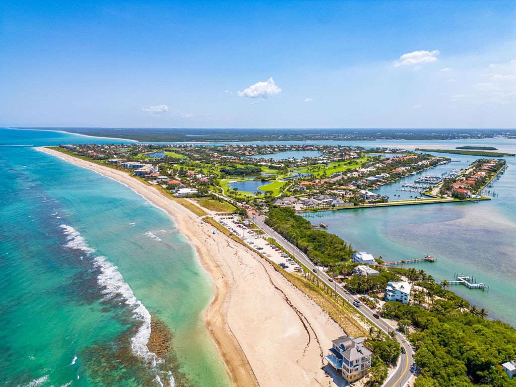 Photo of 1800 SE Sailfish Point Boulevard, Stuart, FL 34996 (MLS # R11096652)