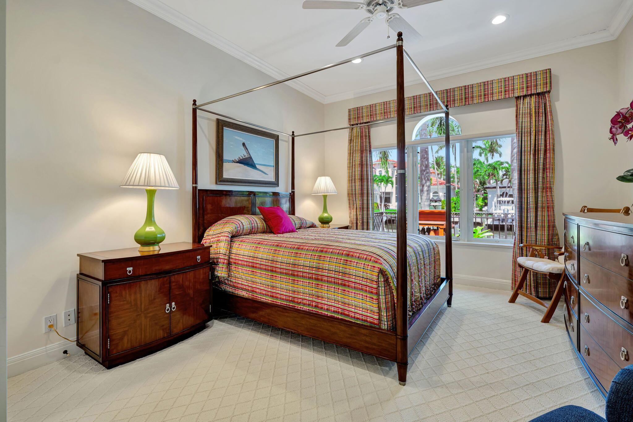 HARBOUR ISLES - Residential