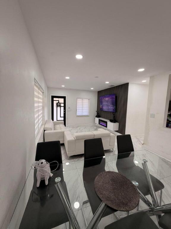 RICHMOND HEIGHTS - Residential